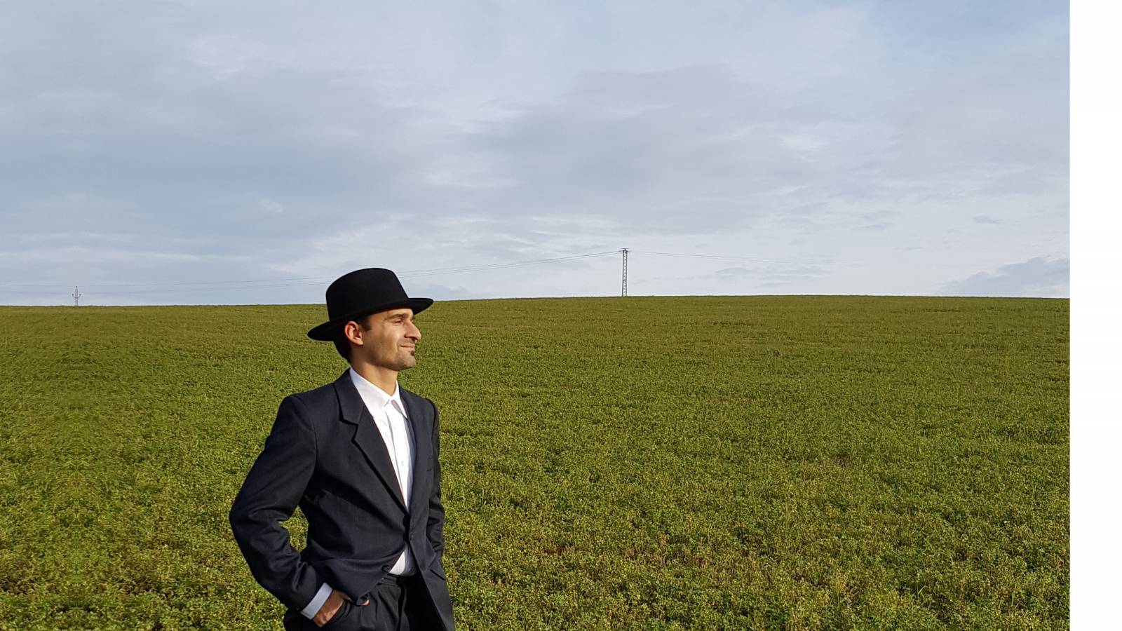 TOP 7 videoklipů týdne: Support Lesbiens o boji za lásku, Sebastian a Adam Mišík v duetu a Mirai na road tripu s Benem Cristovao