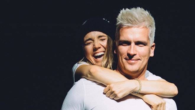 TOP 7 videoklipů týdne: Mikolas Josef opět válcuje internet, Tomáš Klus s manželkou v upřímné zpovědi