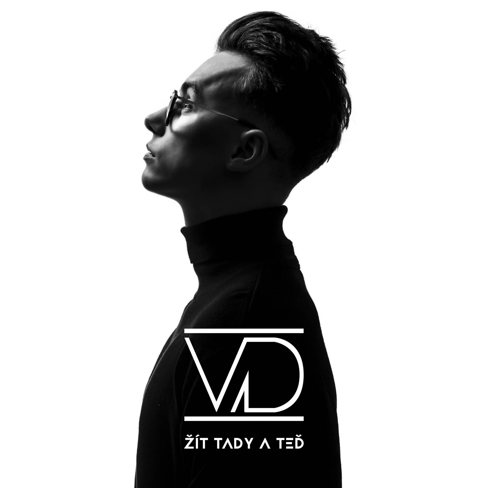 TOP 7 videoklipů týdne: Voxel natáčel na telefon, Jelen a Mirai na koncertě, U-Prag mají animák