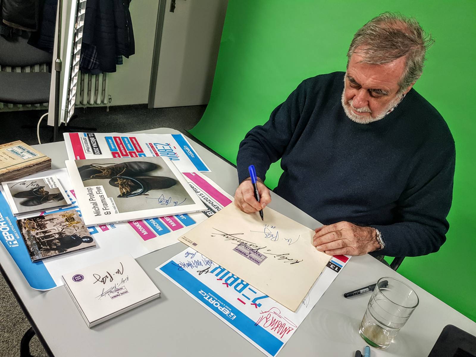 VIDEO: Marek Taclík, Iva Pazderková, Monkey Business, Mňága a Žďorp, Michal Prokop a Marpo natáčeli spot Žebříku