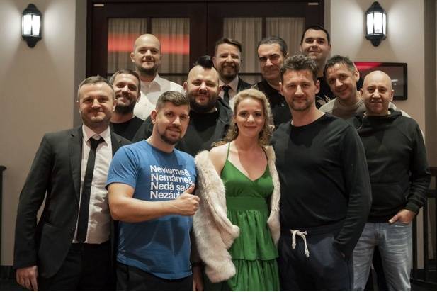 TOP 6 videoklipů týdne: Lenny dává nahlédnout do soukromí, Marek Ztracený si sype popel na hlavu a Kali zestárl 