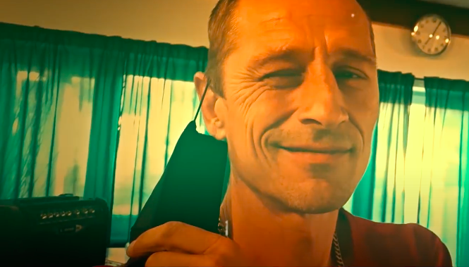 TOP 6 videoklipů týdne: Wohnout o rouškách, Run the Jewels předpověděli konec starých pořádků, Ektor jako Tony Montana