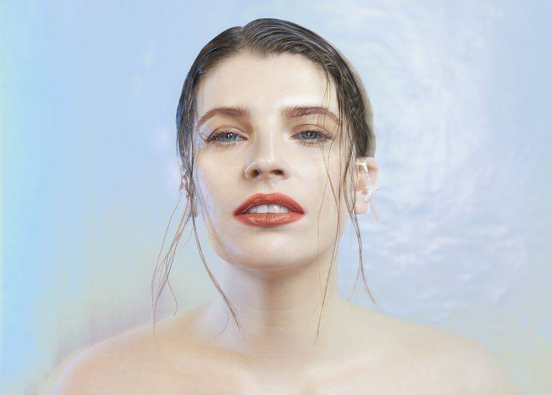 TOP 6 videoklipů týdne: Mucha točila ve vyhořelém bytě kolegy, Katarzia podpořila LGBT komunitu