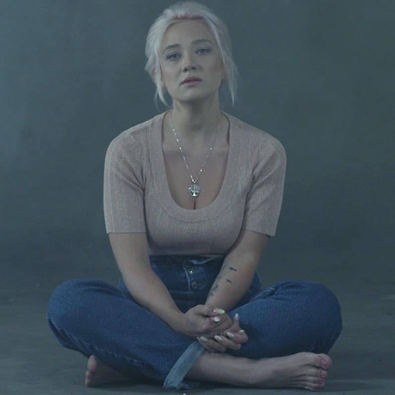 TOP 6 videoklipů týdne: O5 a Radeček zpívají s nadsázkou o smrti a Petr Čech si zabubnoval s Wills & The Willings