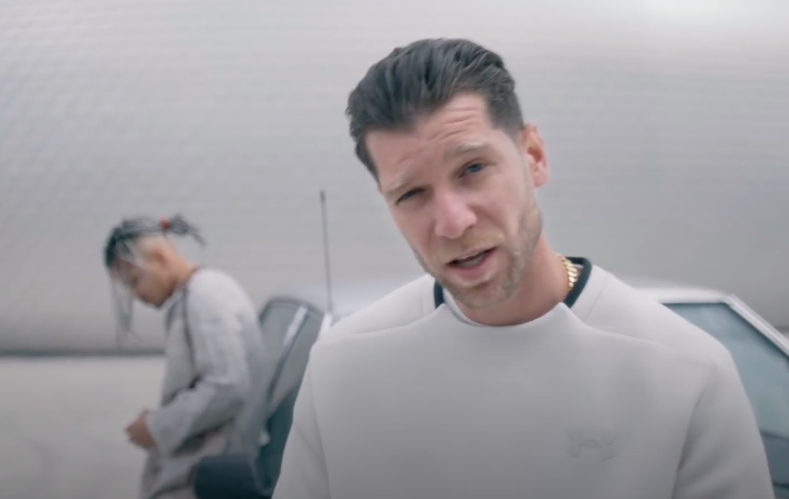 TOP 6 videoklipů týdne: O5 a Radeček zpívají s nadsázkou o smrti a Petr Čech si zabubnoval s Wills & The Willings