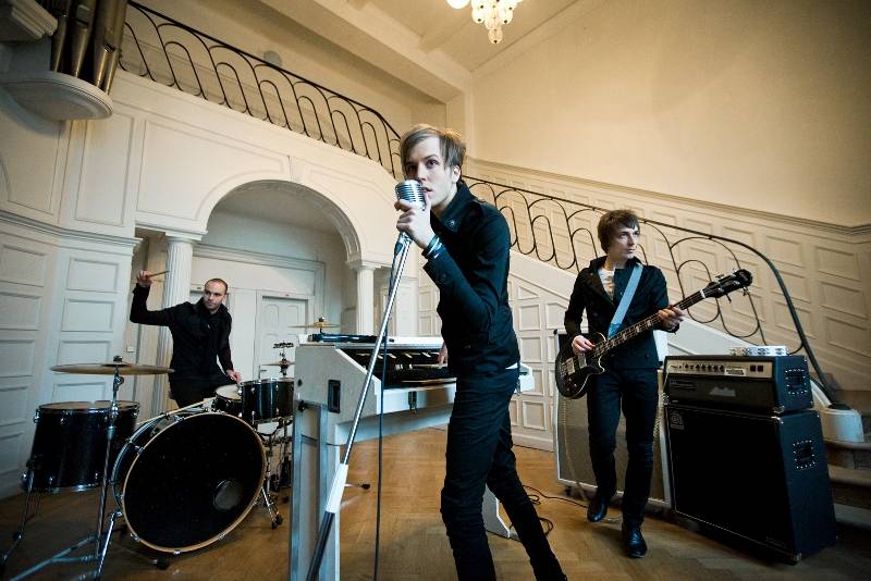 TOP 5 videoklipů týdne: Kateřina Marie Tichá je sama ve vztahu, nebinární a transgender modelky v klipu Giudi