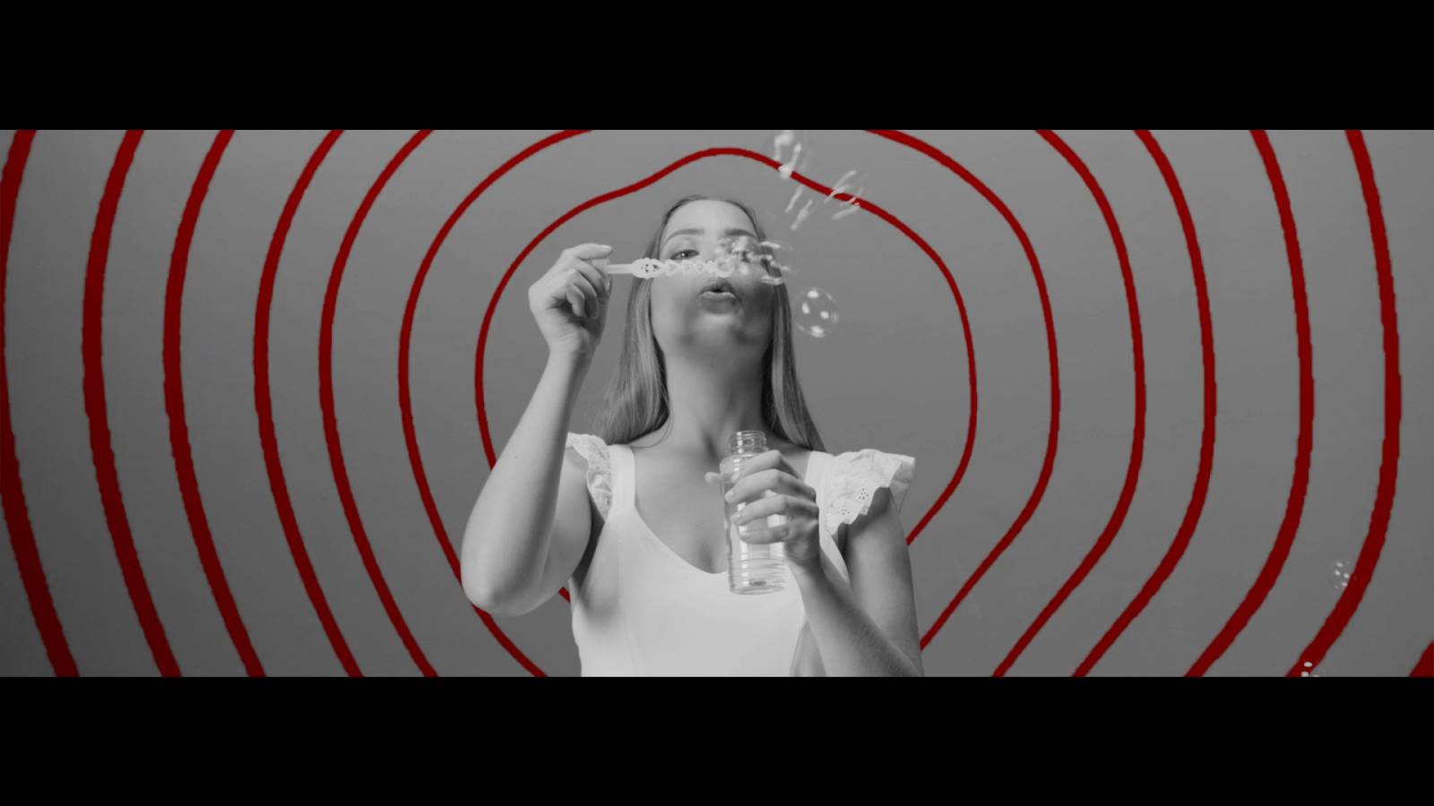 Lucie přichází s klipem k písničce Chtěli jsme lítat. Jedné z nejhranějších v českých rádiích