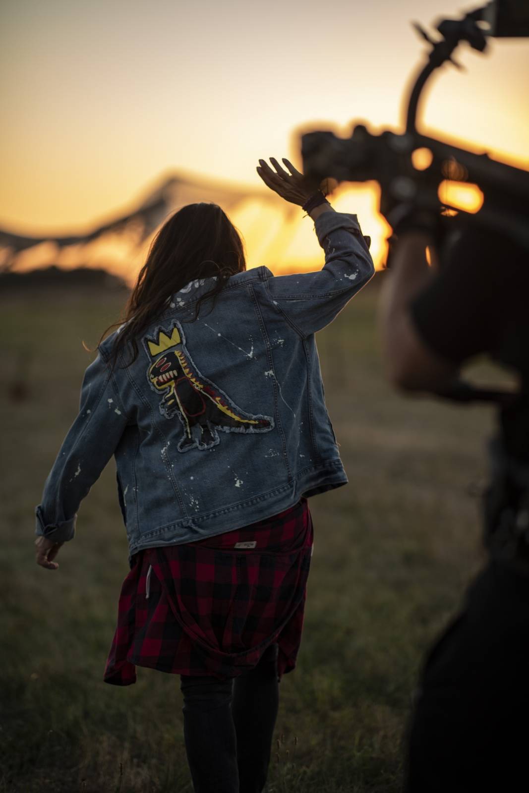 Anna K. představuje videoklip k písni Na malou chvíli. Zahrál si v něm zpěvaččin partner i milovaná zvířata