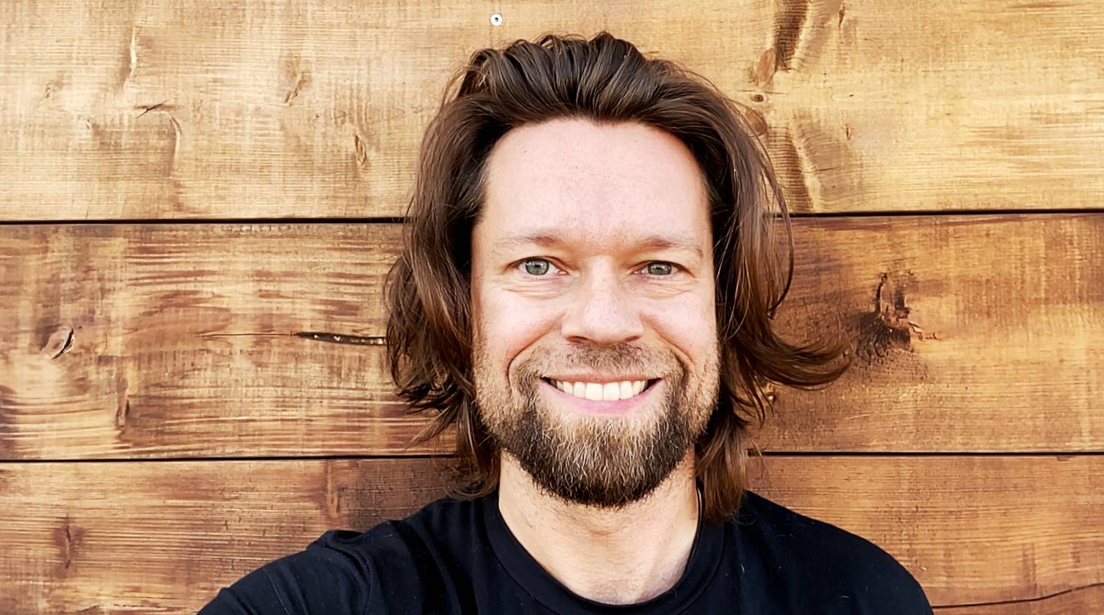 TOP 7 videoklipů týdne: Krajčo, Stypka a Mirai zpívají společně dětem a Kateřina Marie Tichá bojuje za lásku