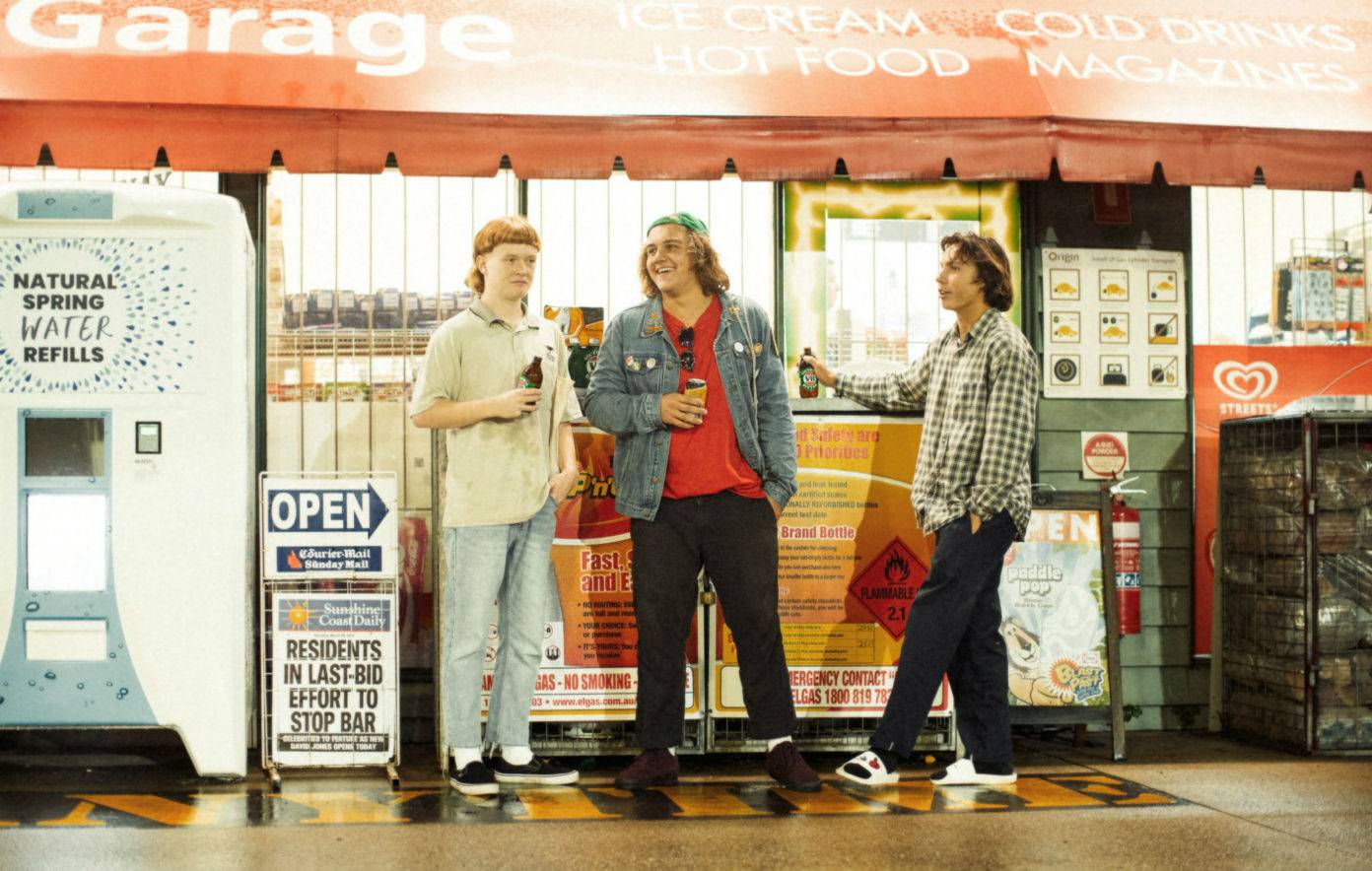 Mladí táhnou za AC/DC. Krajané The Chats složili poklonu svým hrdinům a zní to skvěle