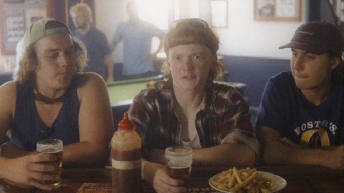 Mladí táhnou za AC/DC. Krajané The Chats složili poklonu svým hrdinům a zní to skvěle