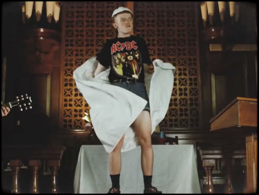 Mladí táhnou za AC/DC. Krajané The Chats složili poklonu svým hrdinům a zní to skvěle