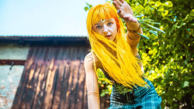 TOP 7 videoklipů týdne: Marek Ztracený nahrál titulní singl k filmu Gump, Aneta Langerová láká na nové album a Žanet zve do světa barev