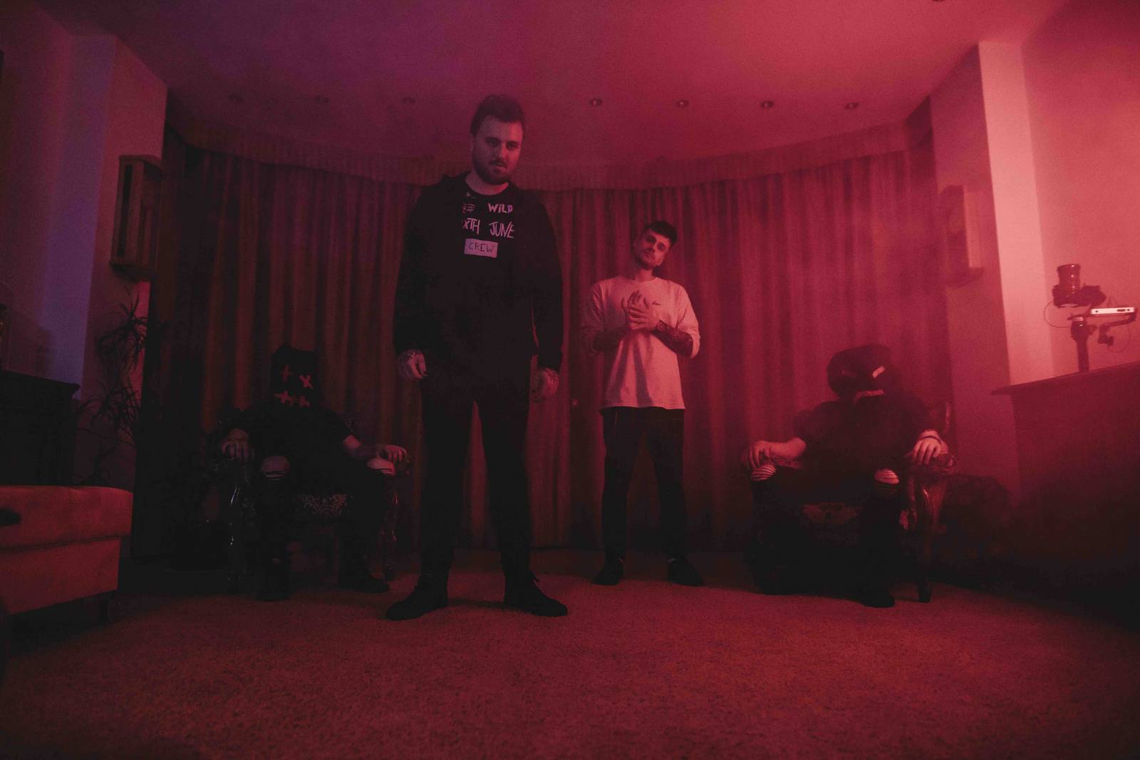 TOP 7 videoklipů týdne: Chinaski milují poezii, Viktor Sheen rozfoukává Mlhu