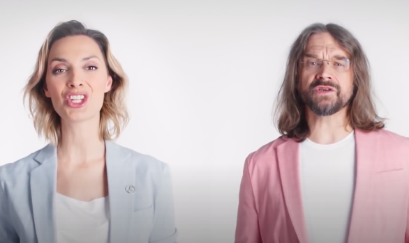 TOP 8 videoklipů týdne: Matka rappera Lipa neodvrací tvář, Xindl X miluje sebe samého a AC/DC těží z úspěchu aktuálního alba