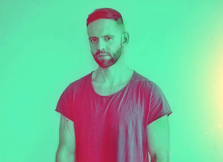 TOP 10 videoklipů týdne: Sebastian a ATMO Music zpívají o láskách a rozchodech, Mig 21 touží po lidském doteku a Pekař se stal psychologem