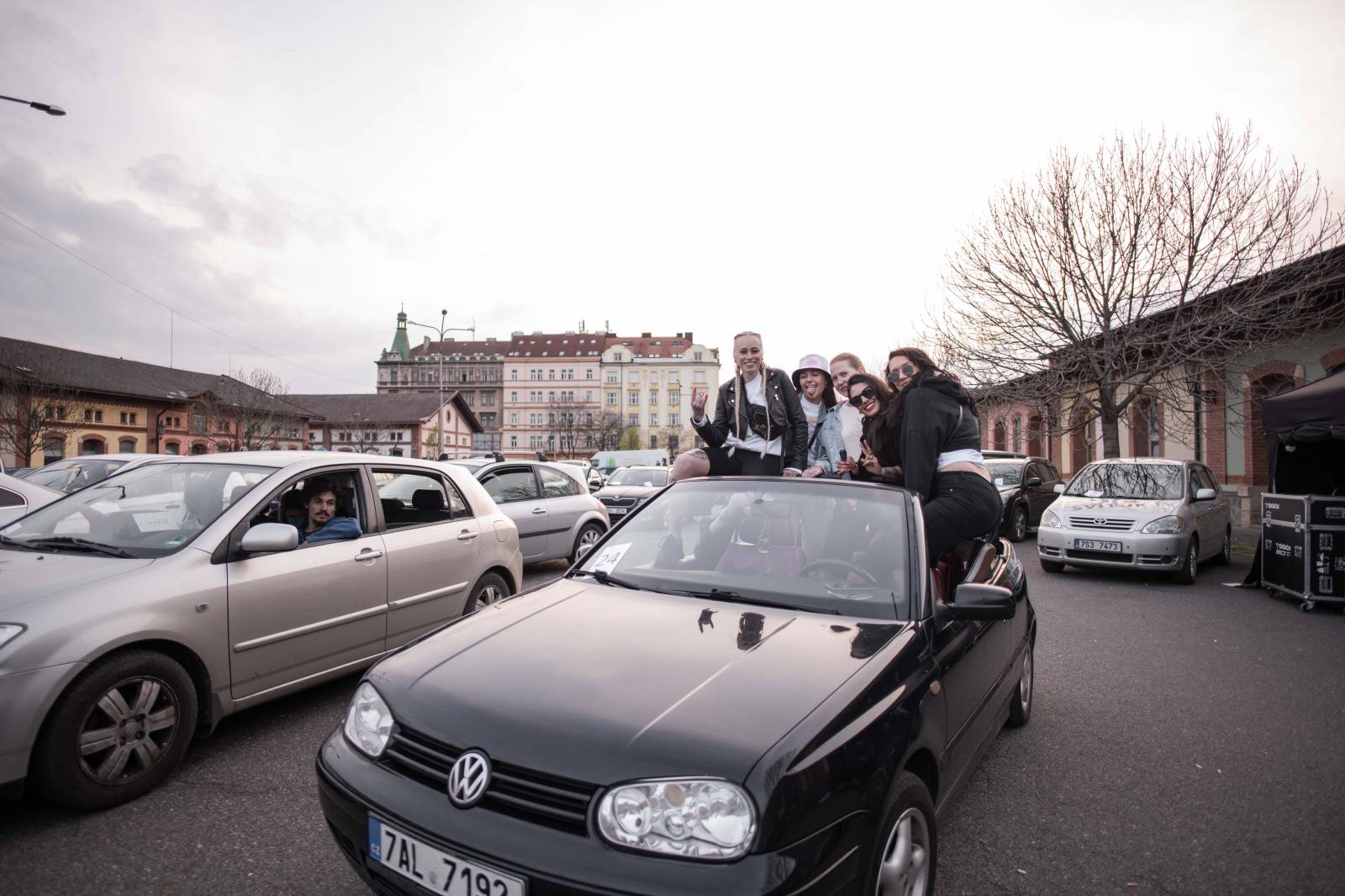 VIDEOPREMIÉRA: Ochepovsky Project se emotivním dokumentem vrací zpět na pódia