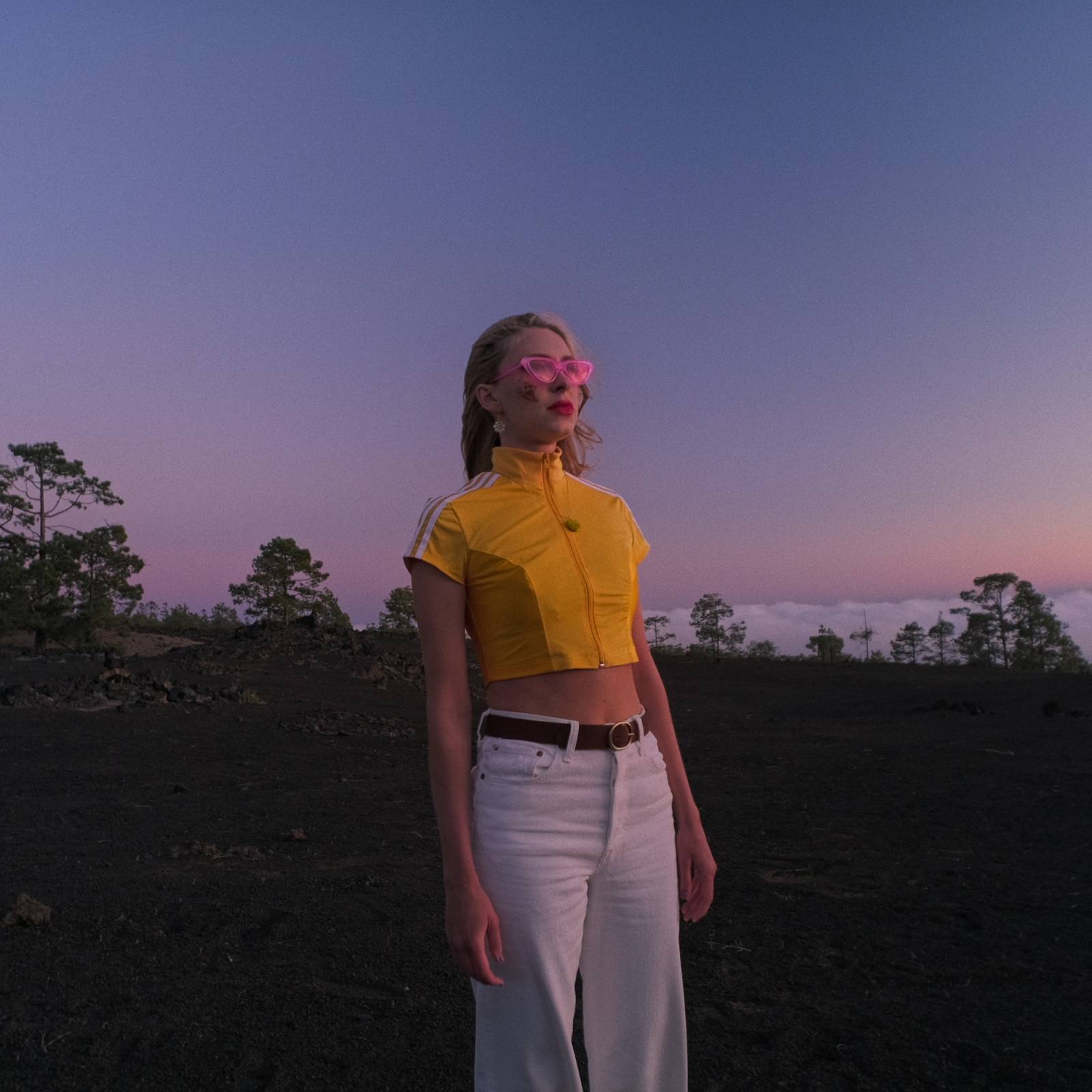 TOP 6 videoklipů týdne: Southpaw hlásí návrat po 10 letech, skladba Kateřiny Marie Tiché ve filmu a Annabelle u aktivní sopky