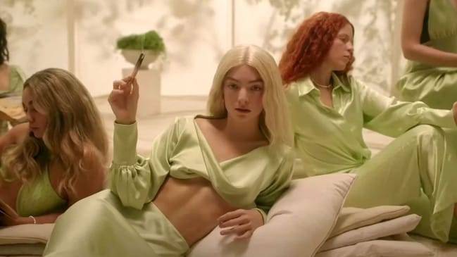 TOP 6 videoklipů týdne: Southpaw hlásí návrat po 10 letech, skladba Kateřiny Marie Tiché ve filmu a Annabelle u aktivní sopky