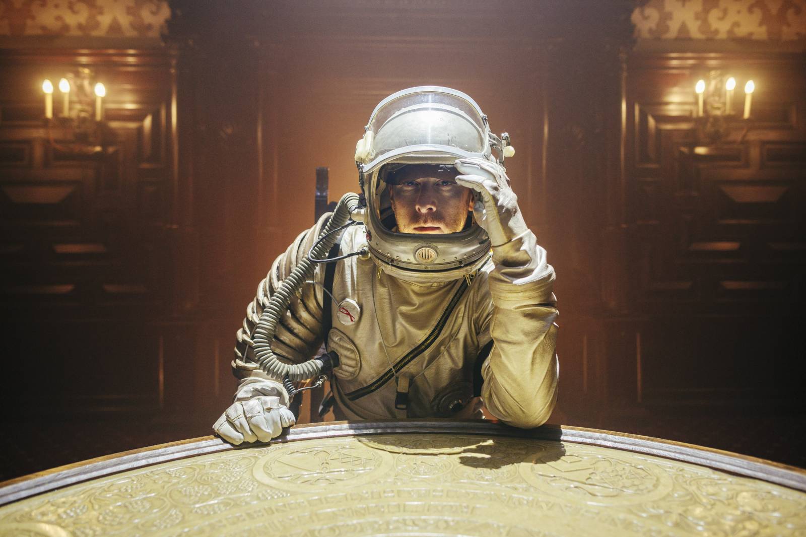 TOP 8 videoklipů týdne: Nebe o vztahu, který upadá v zapomnění, Voxel o děsu ze stárnutí a Nad stádem koní v novém kabátě