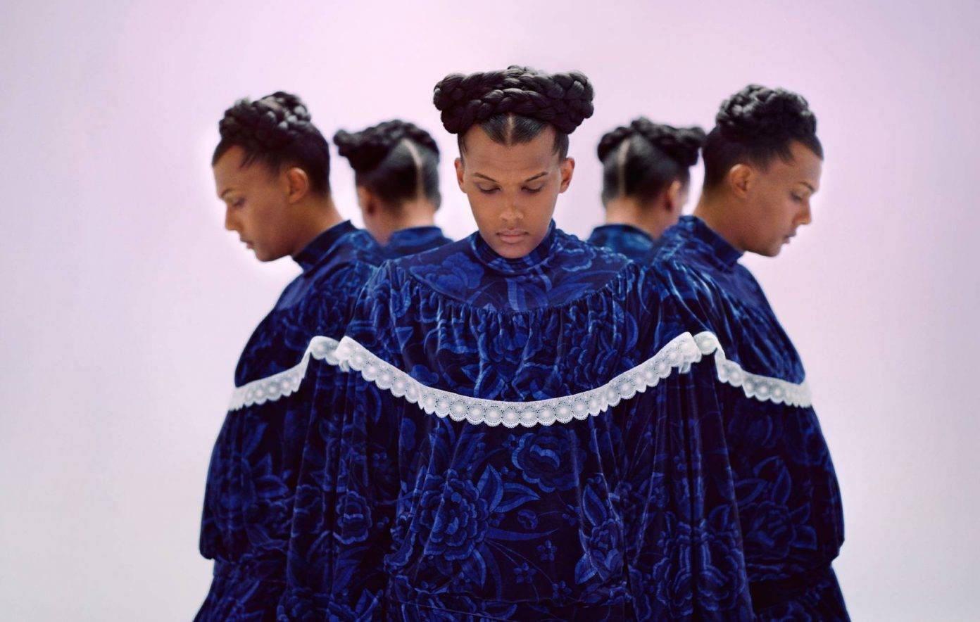 TOP 7 videoklipů týdne: Ewa Farna nechce ztrácet čas, Ben Cristovao posílá lásku a Deaf Heart o zpívají rozchodech