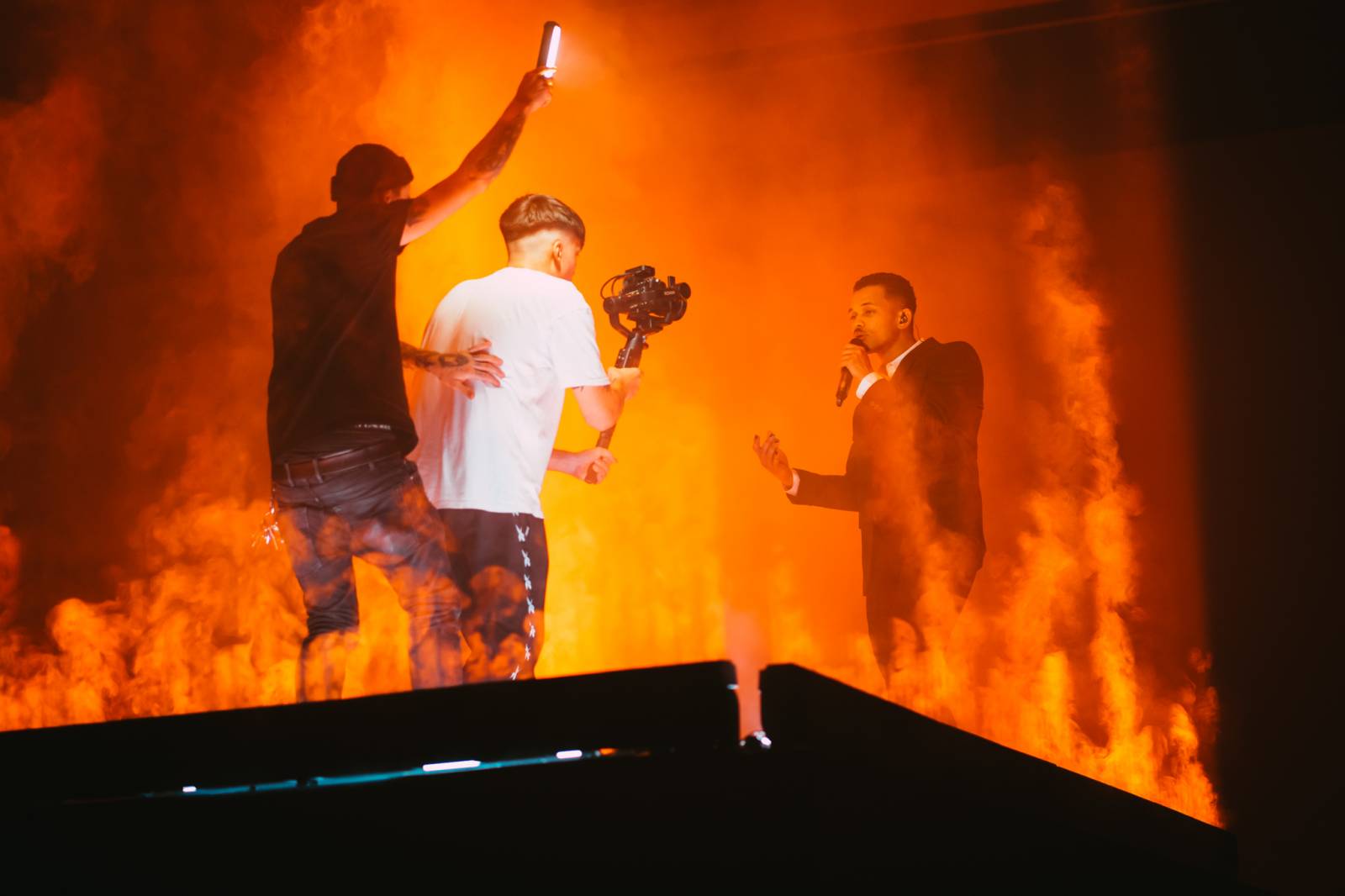 TOP 7 videoklipů týdne: Ewa Farna nechce ztrácet čas, Ben Cristovao posílá lásku a Deaf Heart o zpívají rozchodech