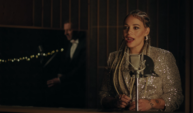 TOP 7 videoklipů týdne: Chinaski mají srdce vejpůl, 7krát3 natočil hned dva vizuály k jedné písni a Martin Hofmann v netradiční roli zpěváka