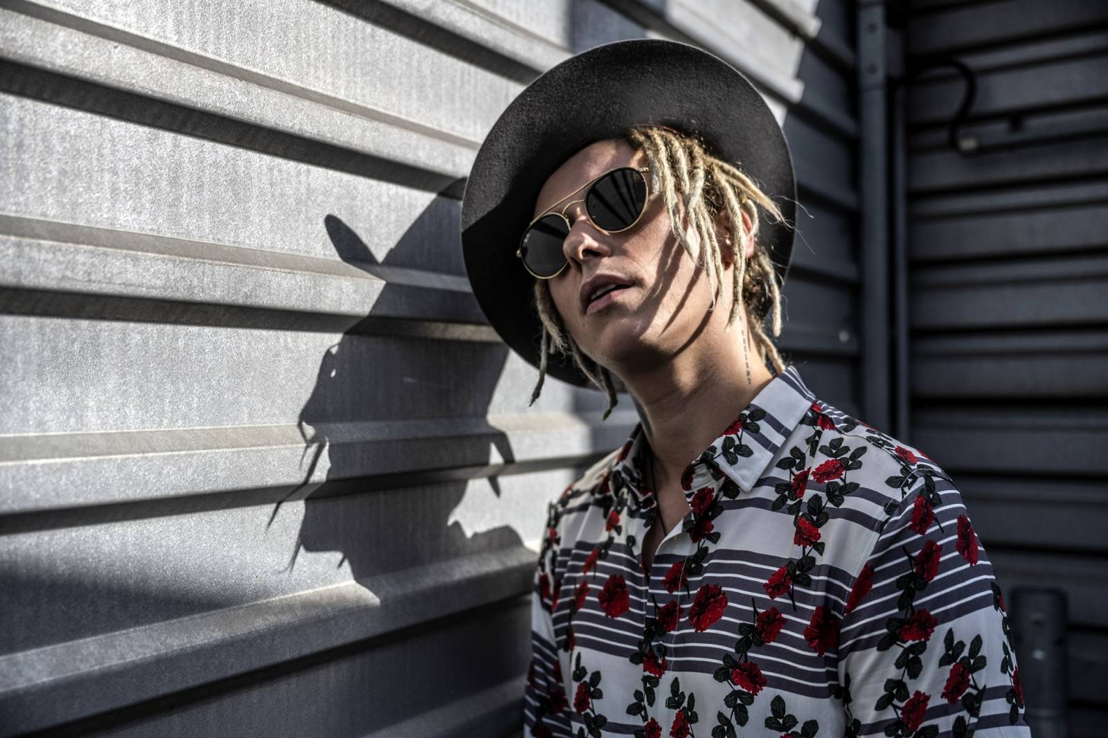 TOP 7 videoklipů týdne: Slipknot vydávají The Dying Song, Vojta Drahokoupil jde hlavou proti zdi a Ben Cristovao v duetu se Simou