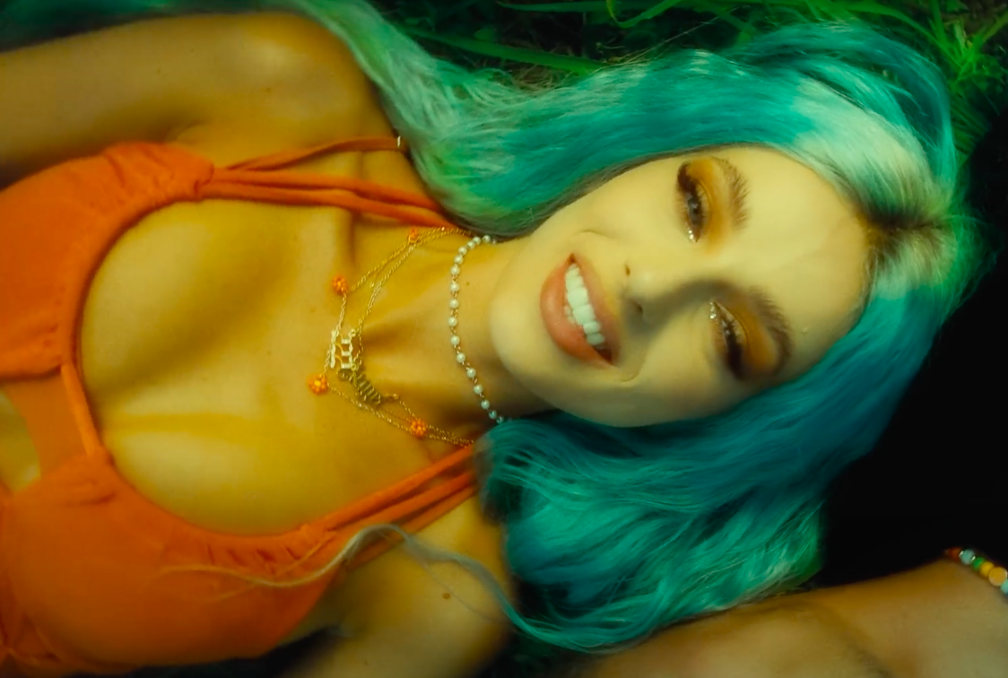 TOP 7 videoklipů týdne: Slipknot vydávají The Dying Song, Vojta Drahokoupil jde hlavou proti zdi a Ben Cristovao v duetu se Simou