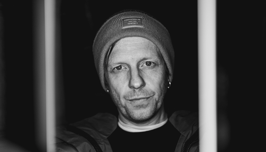 TOP 6 videoklipů týdne: Deaf Heart v retro vizuálu, znepokojiví Ghost a The 1975 chystající novou desku