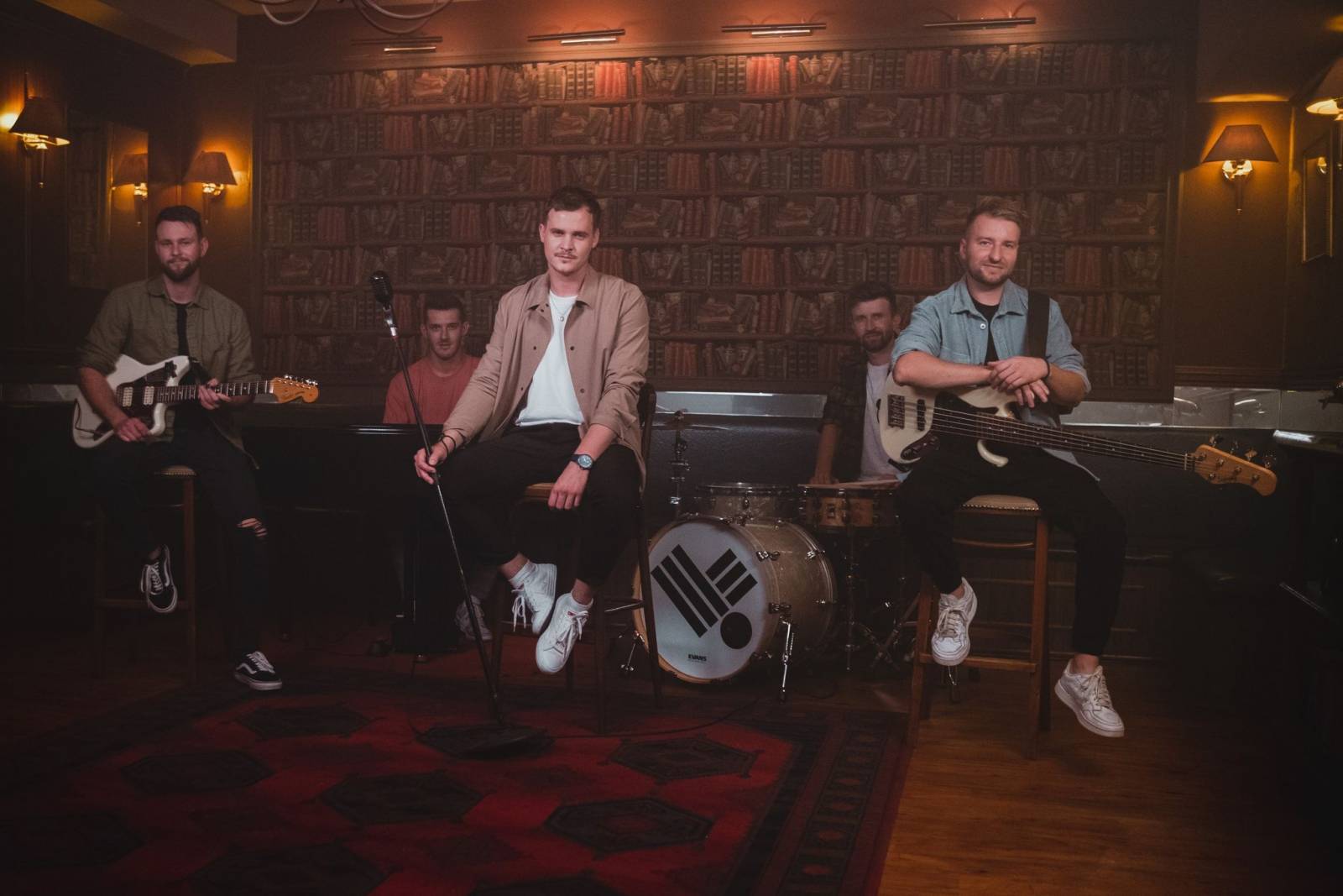 TOP 6 videoklipů týdne: Wohnout obsadili zombie, Dunaj vydávají po 26 letech album a přátelé oslavují Mira Žbirku