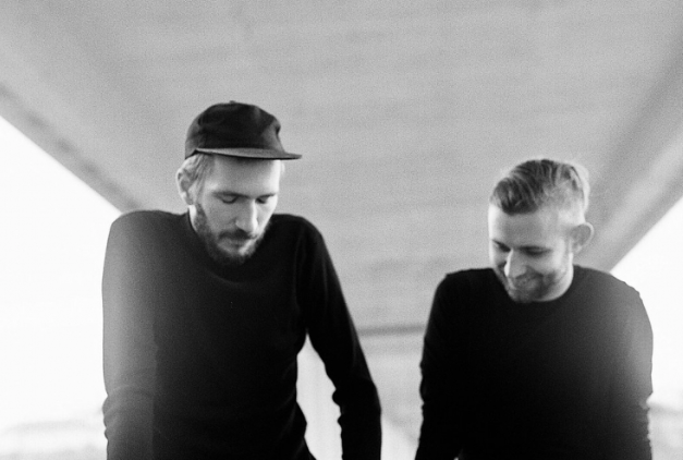 TOP 6 videoklipů týdne: Adam Mišík se bojí, že nebudou znát jeho jméno a Sabrage nahráli píseň pro film Spolu