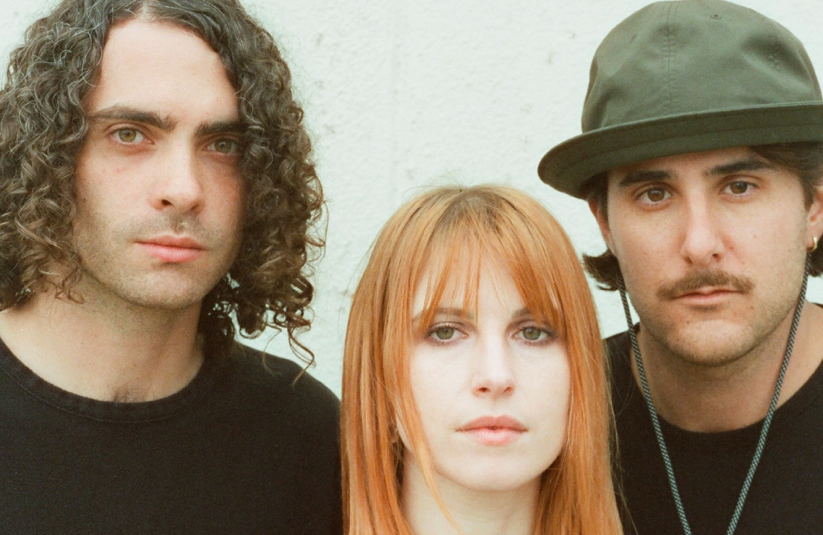 TOP 6 videoklipů týdne: Adam Mišík se bojí, že nebudou znát jeho jméno a Sabrage nahráli píseň pro film Spolu