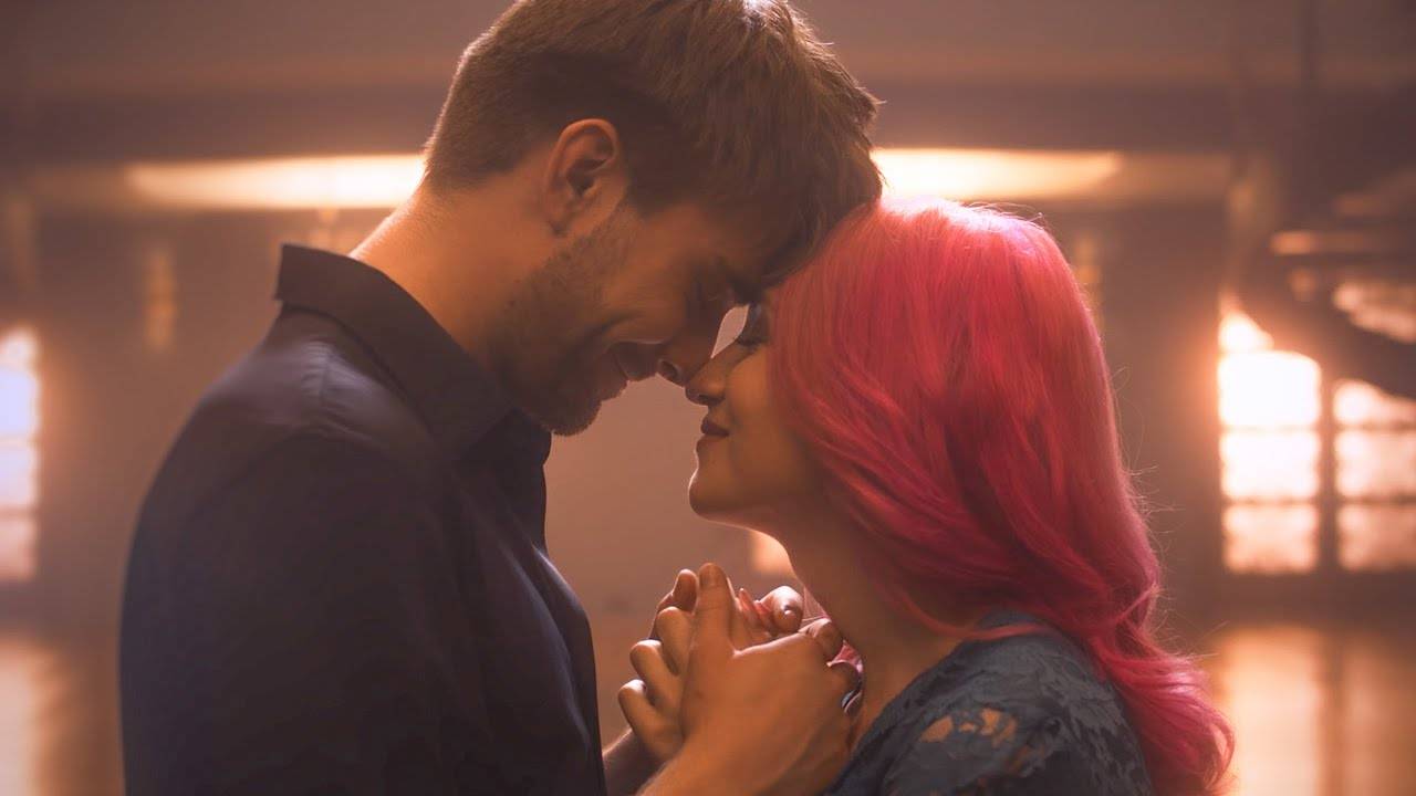 TOP 6 videoklipů týdne: Gaia Mesiah zkoumá emoce, Fate Magazine zpívají o vztazích a Tereza Mašková s Markem Lamborou v romantickém příběhu