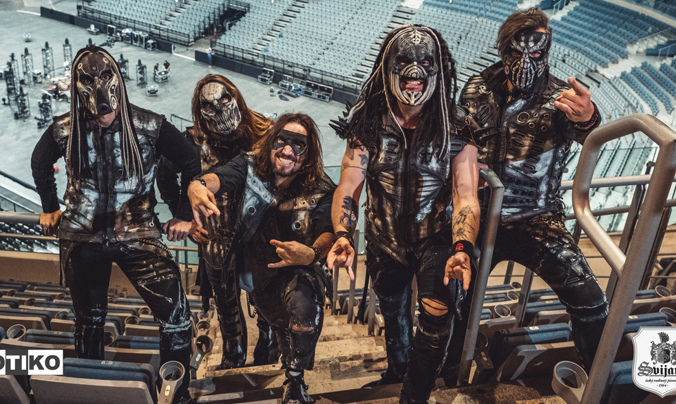 TOP 6 videoklipů týdne: Dymytry jako indiáni, Ben Cristovao v duetu s Monikou Bagárovou a Sima celá v růžové