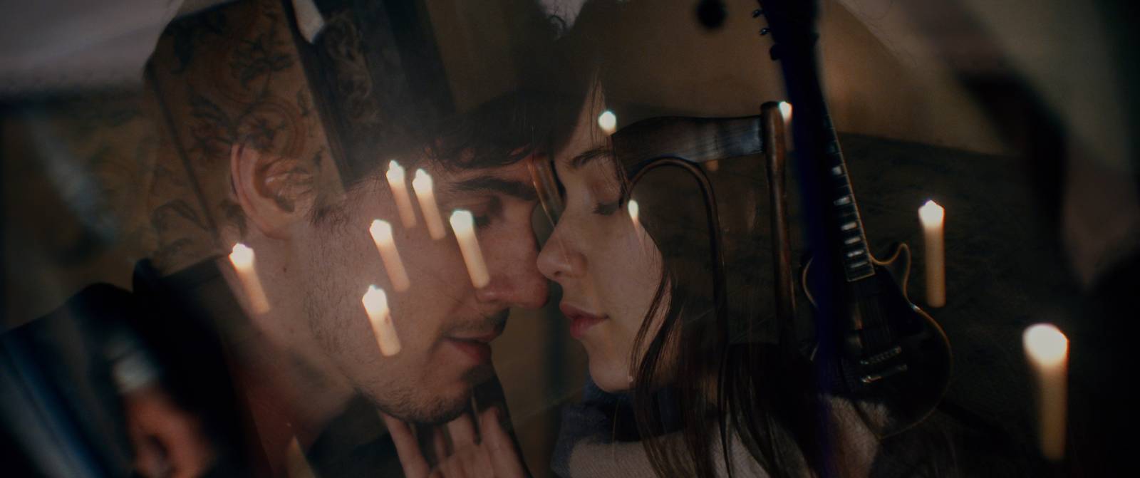 TOP 7 videoklipů týdne: Přátelé dokončili píseň Davida Stypky, Mirai se vrací ke svým kořenům a Michal Horák jako mafiánský kápo