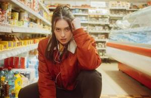 TOP 6 videoklipů týdne: We Are Domi ukazují svou bláznivou stránku a Bára Poláková našla štěstí ve špetce soli