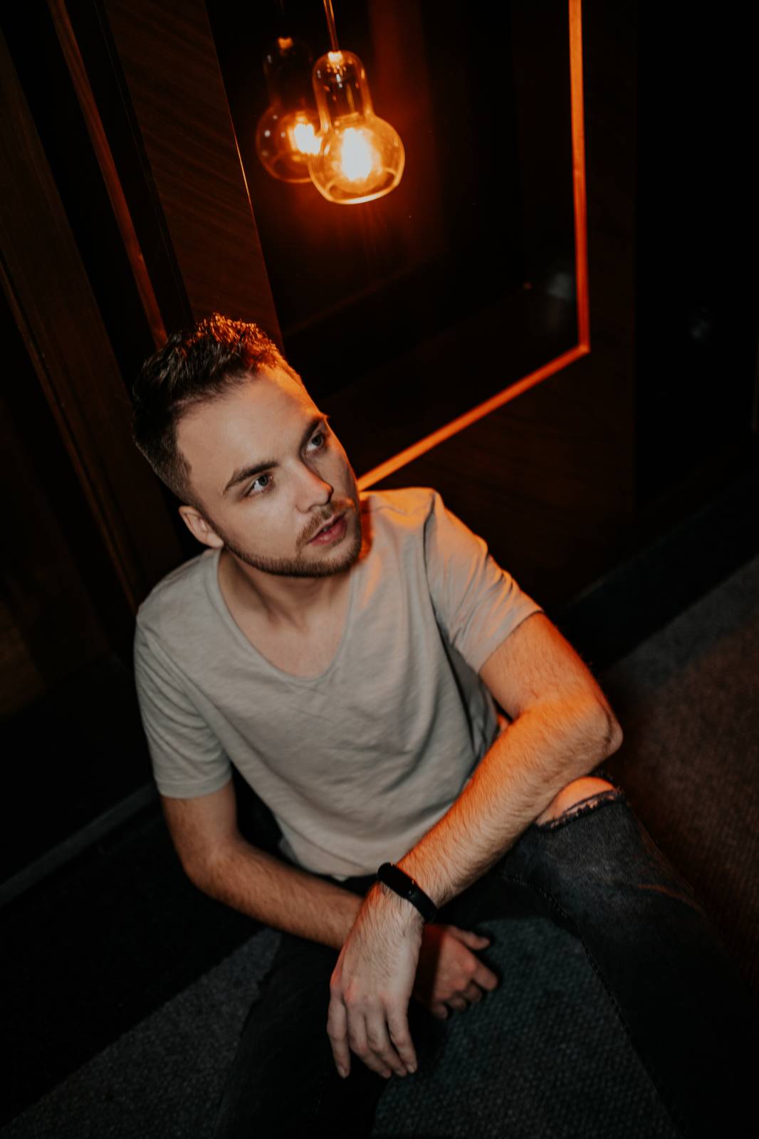 TOP 6 videoklipů týdne: John Wolfhooker lákají na nové album a Ed Sheeran dělá nepořádek při smažení lívanců