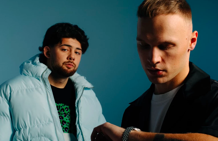 TOP 7 videoklipů týdne: Xindl X zpívá o penězích, Highland o partnerském dilematu a Billy Barman lákají na připravovanou desku