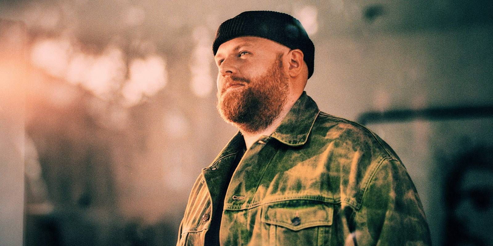 TOP 8 videoklipů týdne: Michal Hrůza natáčel v depu parních lokomotiv a Mirai lákají na připravované album