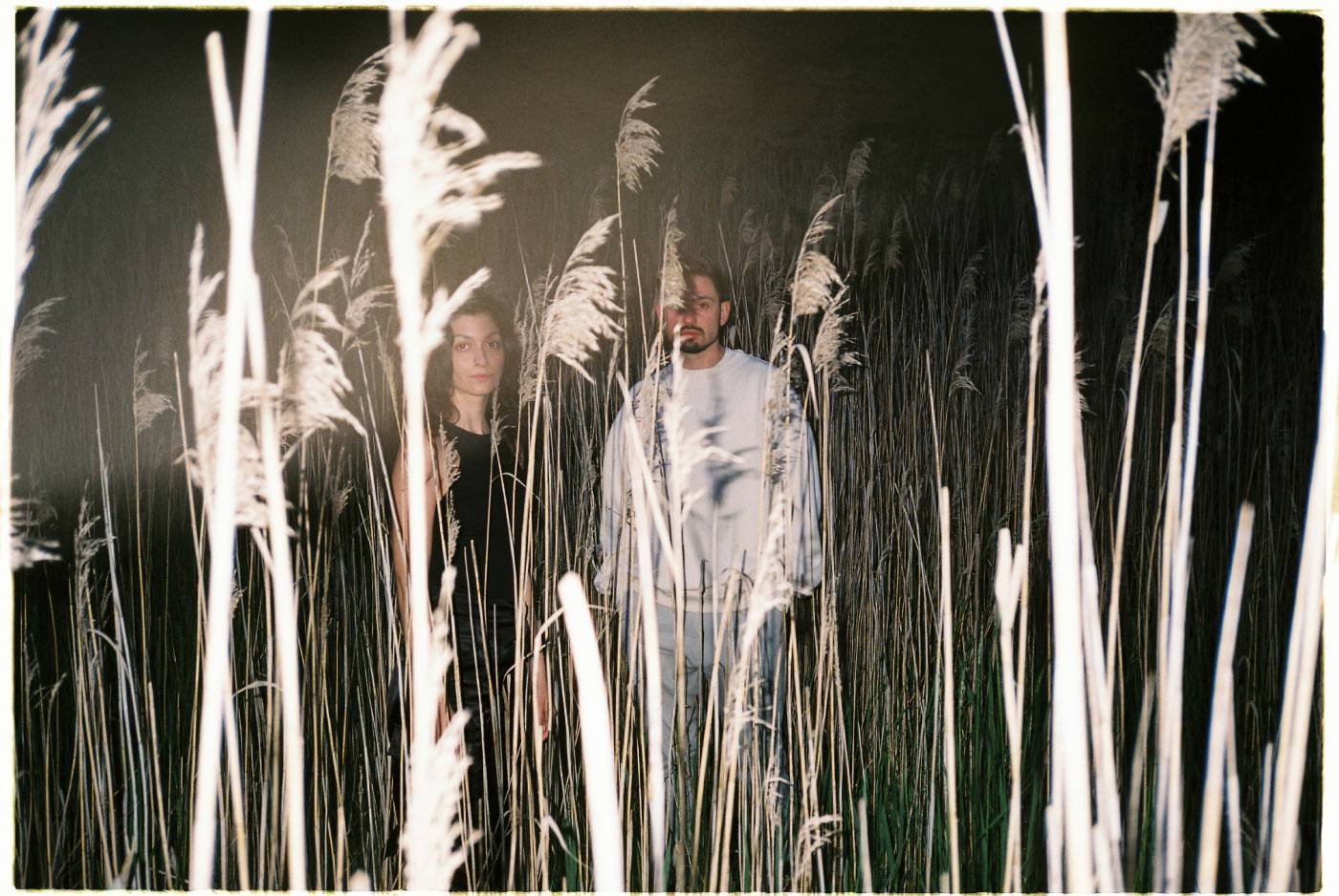 TOP 8 videoklipů týdne: Michal Hrůza natáčel v depu parních lokomotiv a Mirai lákají na připravované album