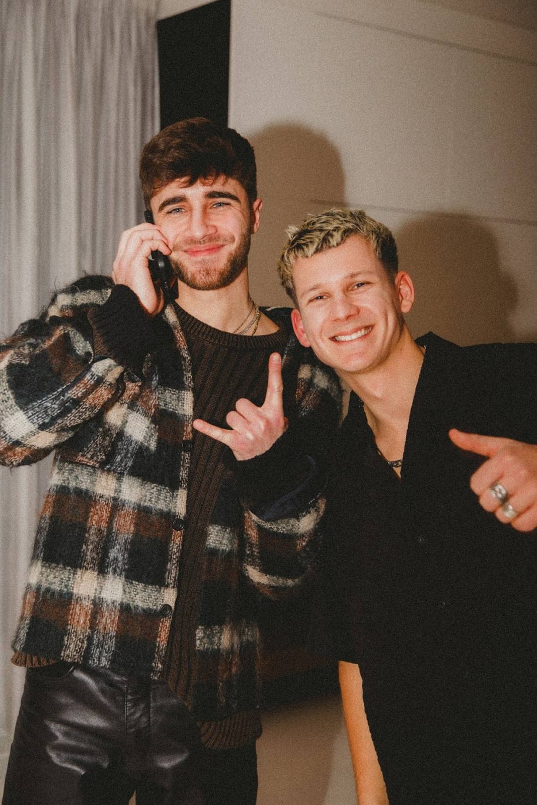 TOP 8 videoklipů týdne: Michal Hrůza natáčel v depu parních lokomotiv a Mirai lákají na připravované album