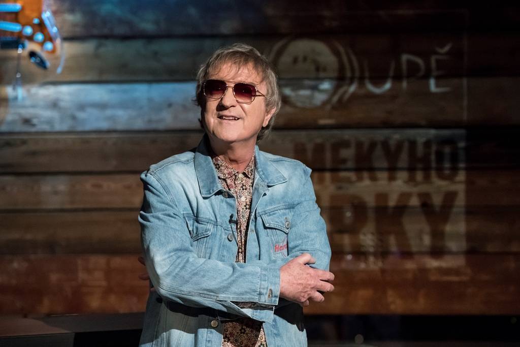 VIDEO: Po střelbě na FF UK prožila klinickou smrt. Nyní se Tereza podílela na novém klipu Mira Žbirky