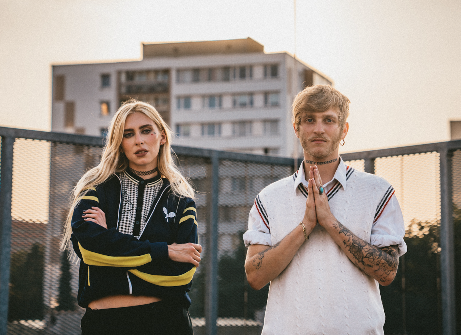 TOP 7 videoklipů týdne: Vladimír Mišík láká na nové album, Cocotte Minute v zajetí květin a mat213 s Annabelle jako Romeo a Julie