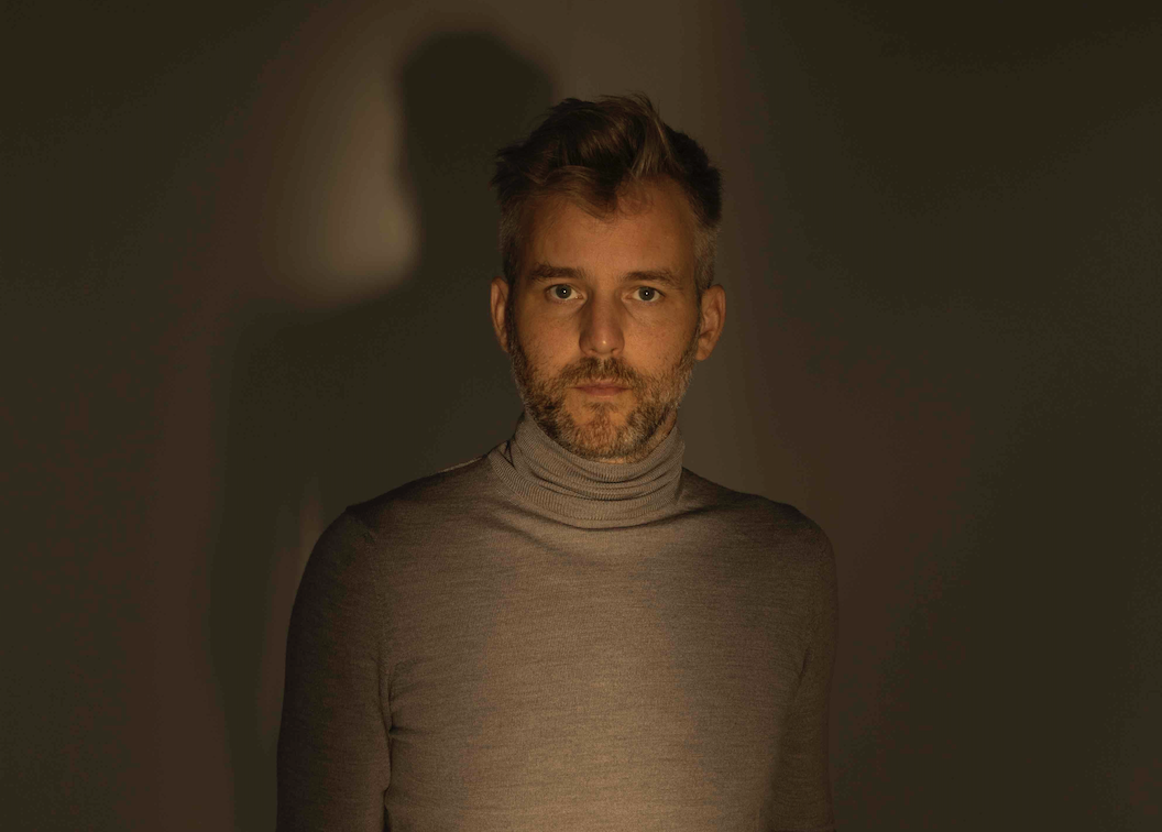 TOP 7 videoklipů týdne: Chinaski se teleportovali do pravěku, Monkey Business zažívají príma rozvod a Linkin Park vydali první album bez Chestera Benningtona