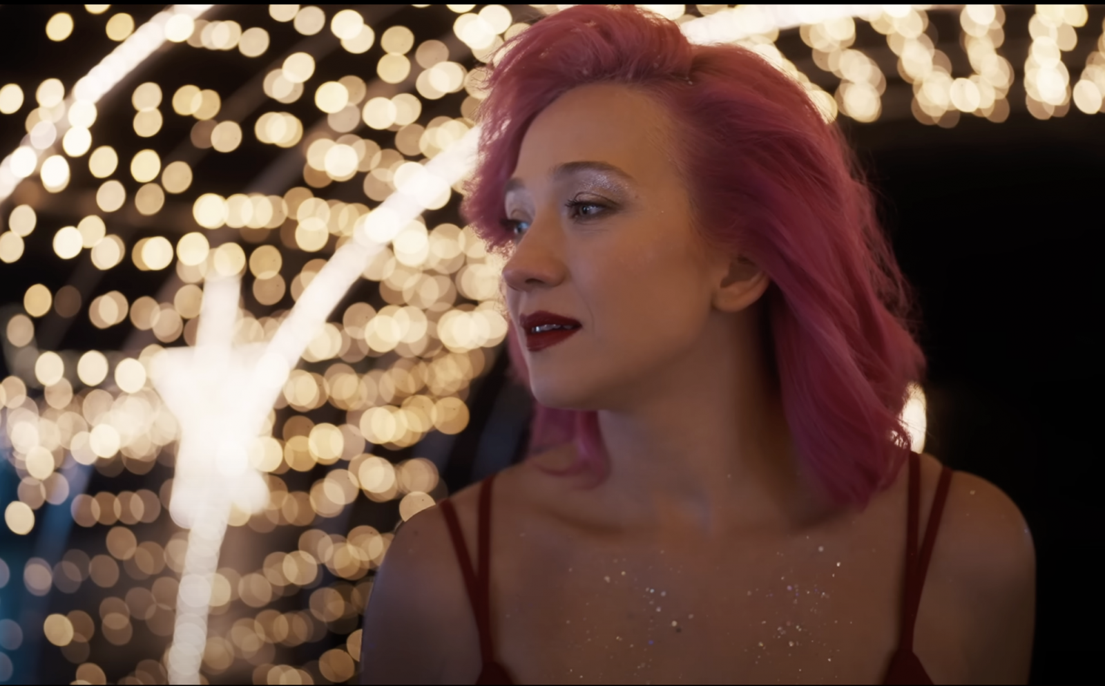 TOP 7 videoklipů týdne: Marilyn Manson vydal nové album, Gaia Mesiah zve na jarní tour a Lucie Bílá posílá vzkaz Ježíškovi