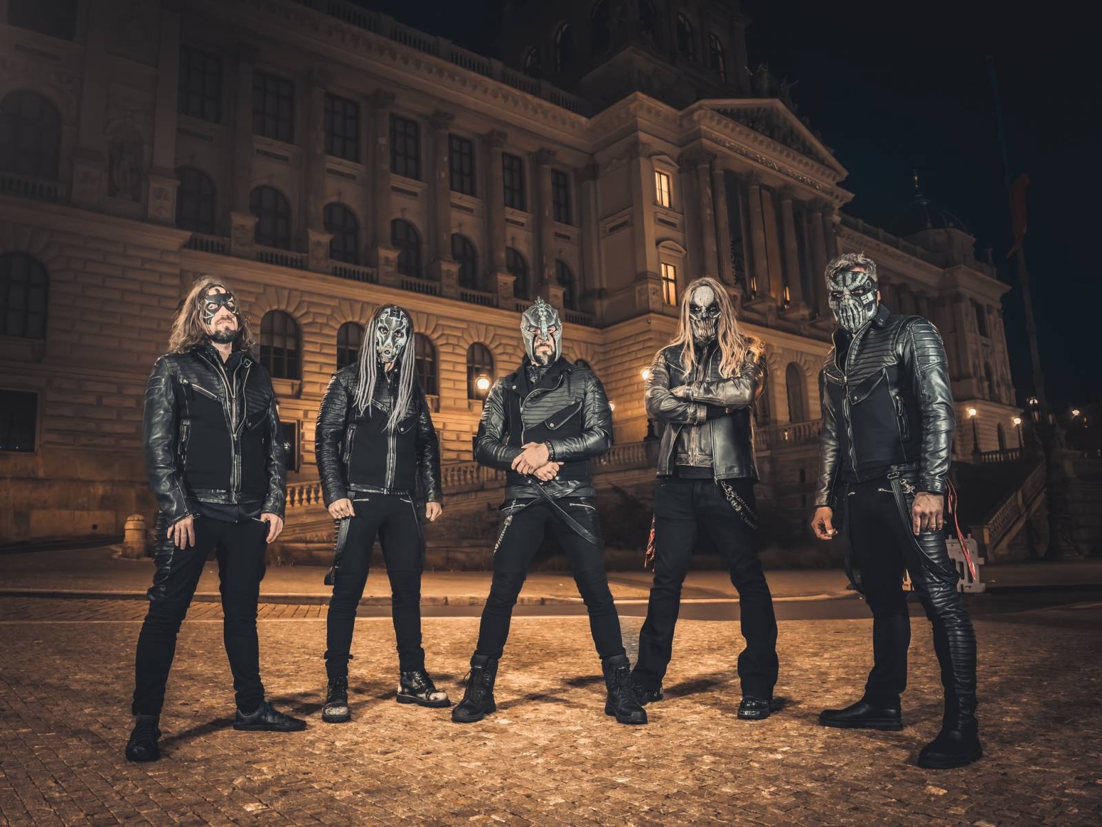 TOP 7 videoklipů týdne: David Koller oblékl své nejlepší písně do nového kabátu, Dymytry jsou na slepý koleji a Michal Horák nazpíval hymnu Tříkrálové sbírky