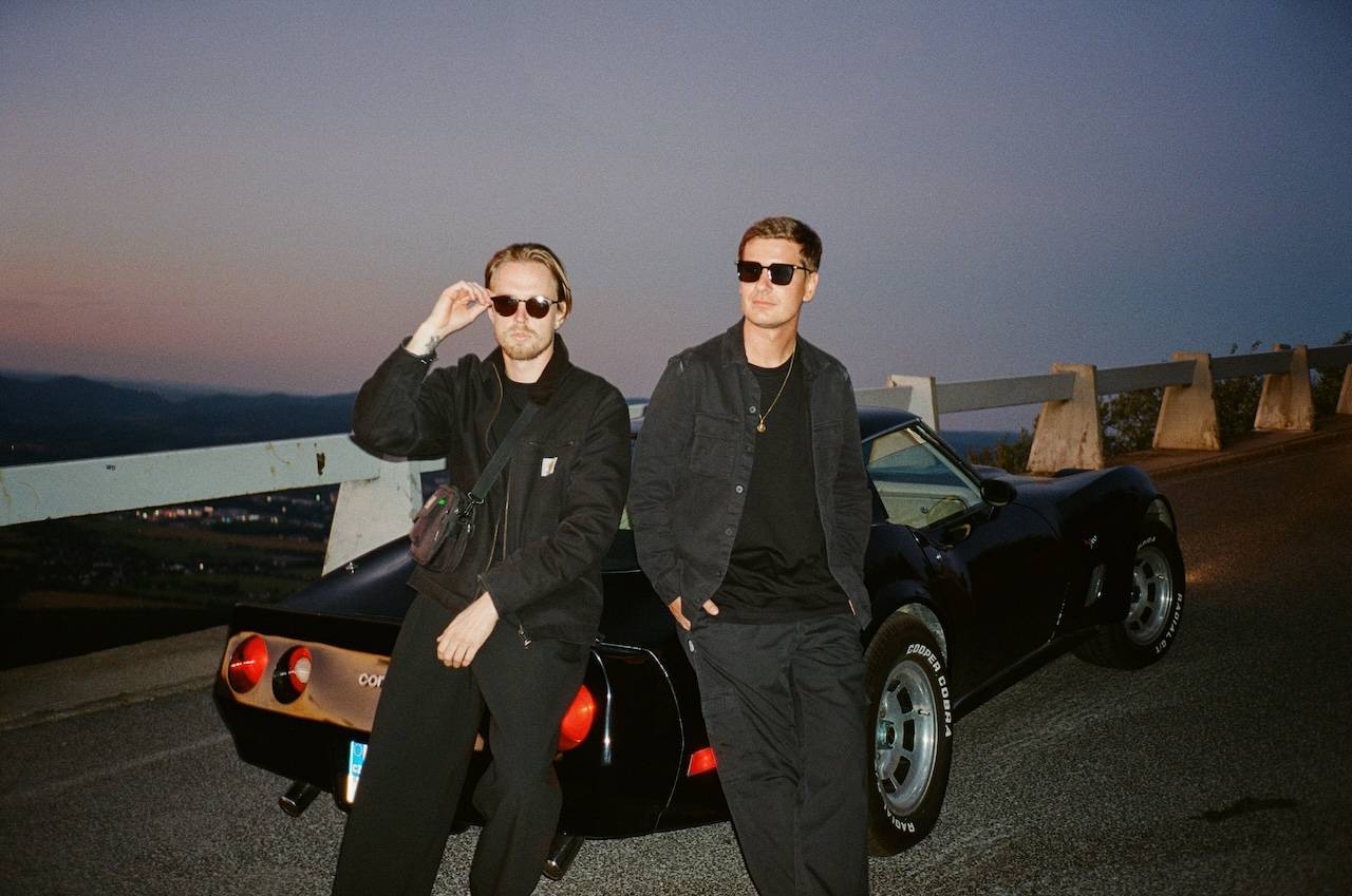 TOP 10 českých videoklipů roku 2024 podle redakce iREPORTu. Natočili je Forrest Jump, Rybičky 48 a Holki, Bert & Friends i Pokáč 