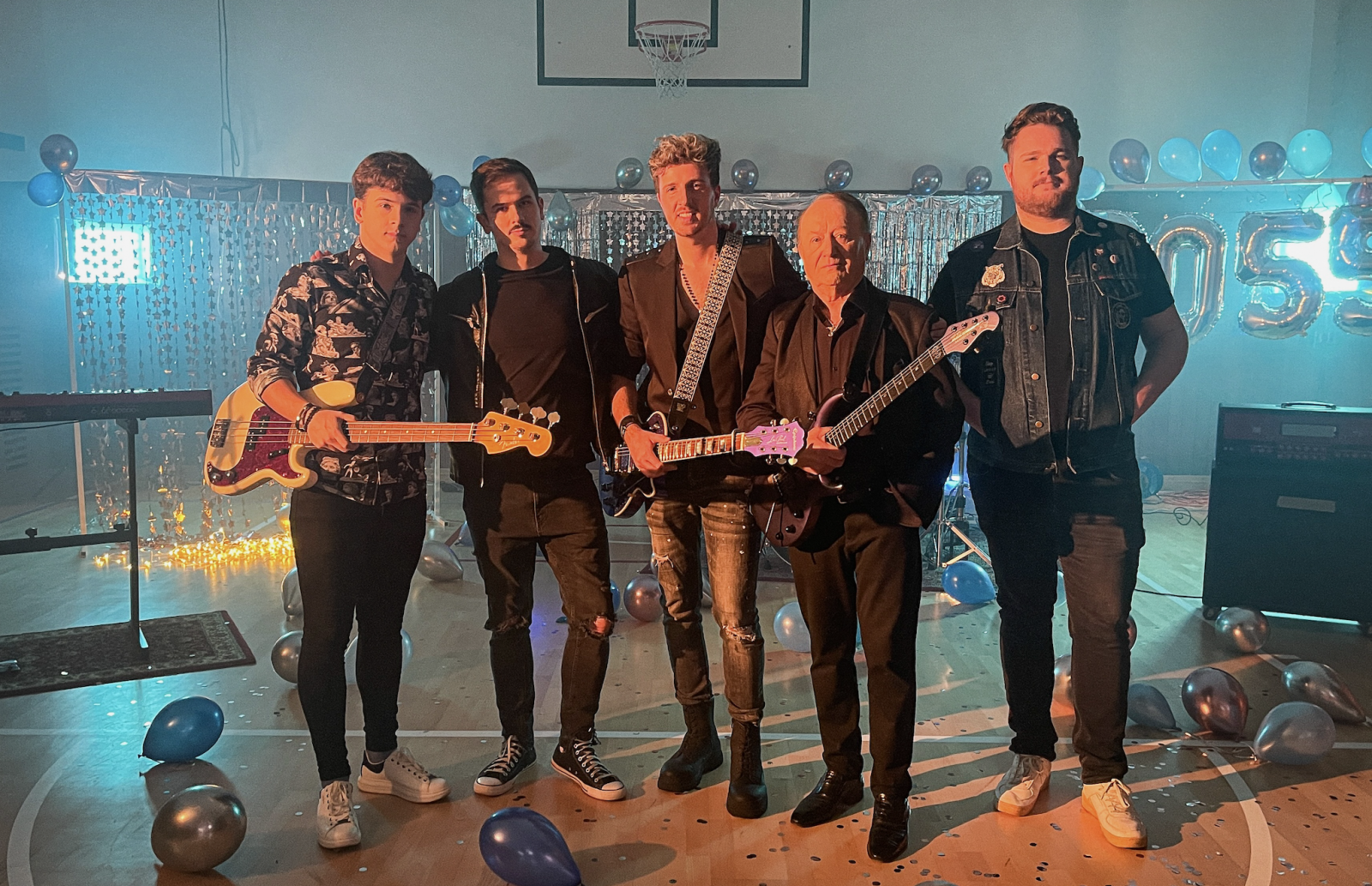 TOP 7 videoklipů týdne: Vzpomínka na Zuzanu Navarovou, Mirai utíkající před uspěchanou dobou i duet Jaryho Taubera s Petrem Jandou