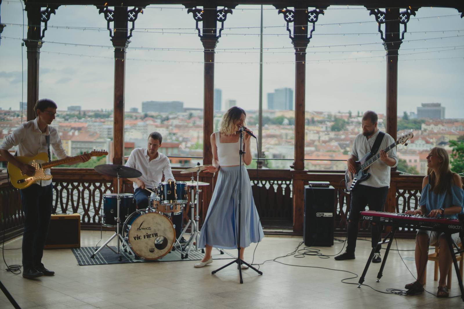 TOP 7 videoklipů týdne: Zdravě sebevědomí Portless, pozitivně naladěná Emma Drobná a cover songu Black Sabbath od Acid Row a Redzeda